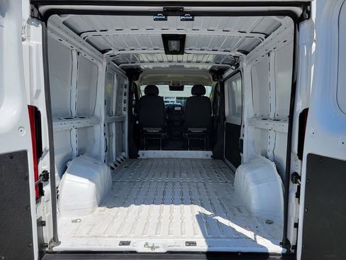 Used 2025 RAM ProMaster 2500 w/ Convenience Group FWD image 14