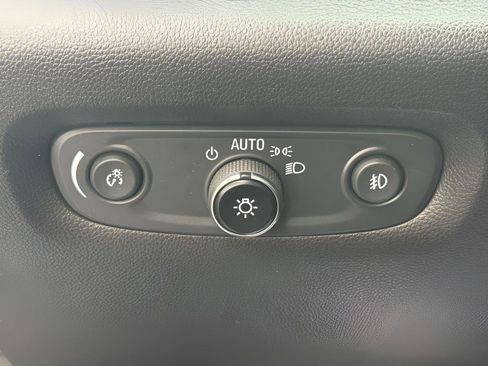 Used 2021 Chevrolet Traverse Premier w/ Redline Edition image 14