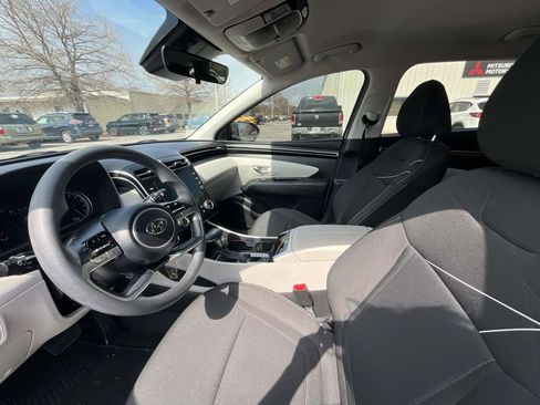 Used 2023 Hyundai Tucson SE image 9