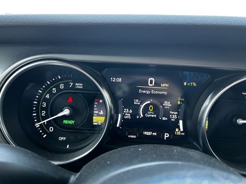 Used 2023 Jeep Wrangler Unlimited Rubicon 4xe w/ Cold Weather Group AWD/4WD image 17