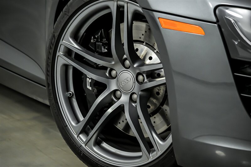 Used 2011 Audi R8 V8 AWD/4WD image 3