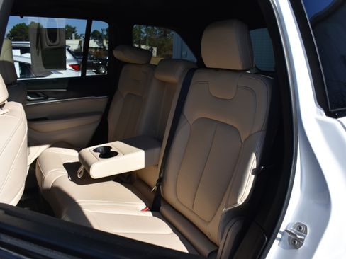 Used 2025 Jeep Grand Cherokee Limited w/ Luxury Tech Group II image 27