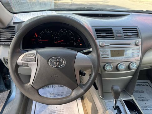 Used 2009 Toyota Camry LE FWD image 8
