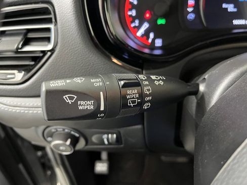 Used 2022 Dodge Durango SXT image 22