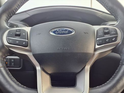 Used 2021 Ford Explorer XLT w/ Equipment Group 202A image 16