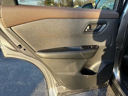 Used 2021 Nissan Rogue S image 20