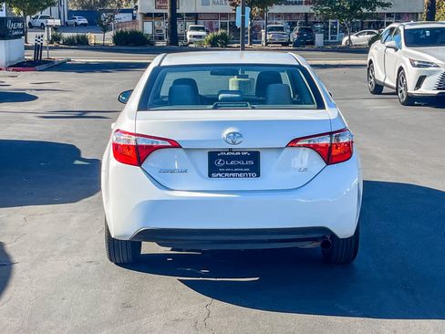 Used 2015 Toyota Corolla LE image 3