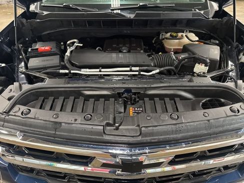 Used 2022 Chevrolet Silverado 1500 LT AWD/4WD image 27