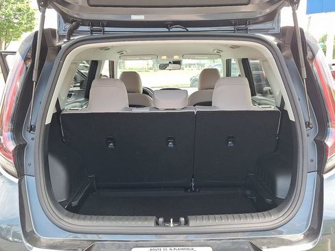 Used 2025 Kia Soul LX FWD image 28