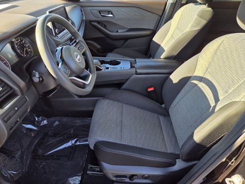 Used 2023 Nissan Rogue SV image 10