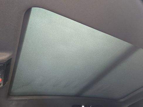 Used 2023 Volkswagen Tiguan SE R-Line image 20