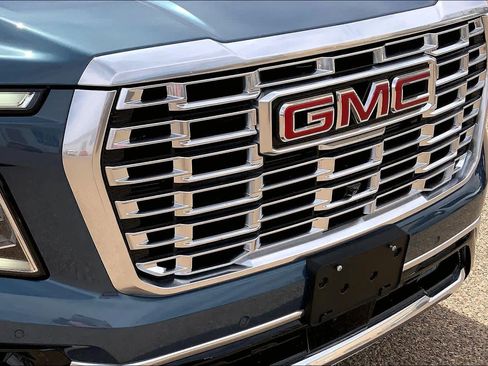 Used 2025 GMC Yukon XL Denali w/ LPO, Floor Liner Package image 30