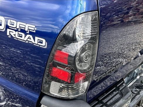 Used 2015 Toyota Tacoma 4x4 Double Cab image 25