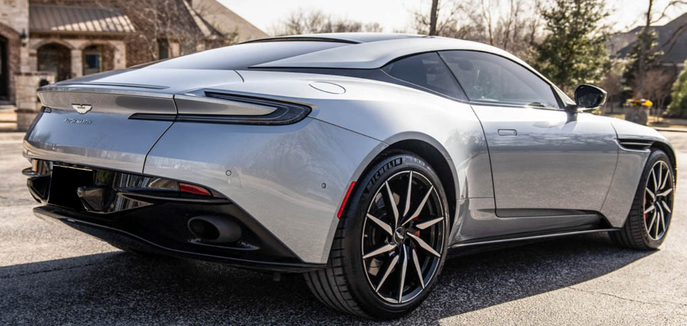 Used 2018 Aston Martin DB11 V12 RWD image 22