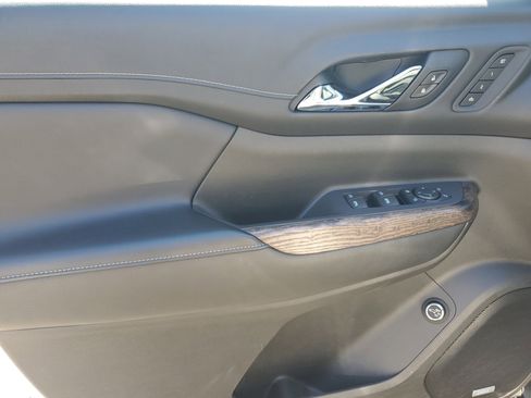 Used 2020 GMC Acadia Denali w/ Technology Package image 17