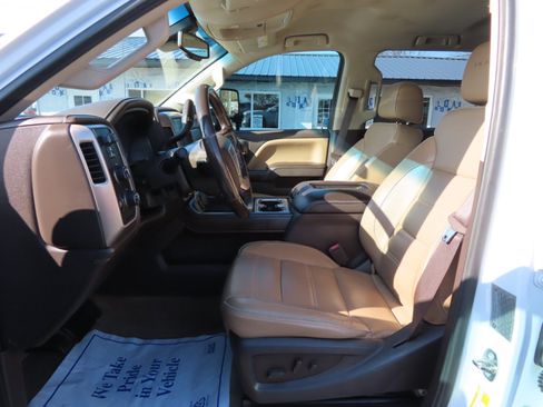 Used 2018 GMC Sierra 3500 Denali w/ Duramax Plus Package image 32