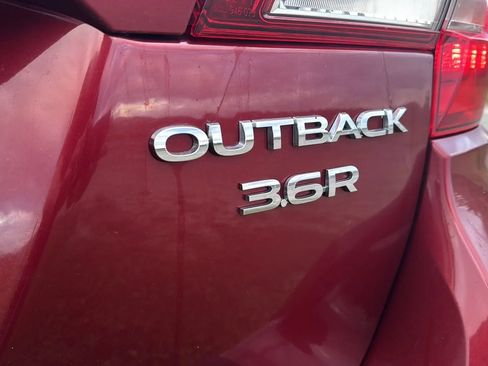 Used 2016 Subaru Outback 3.6R Limited AWD/4WD image 12