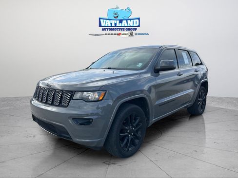 Certified 2020 Jeep Grand Cherokee Altitude image 32