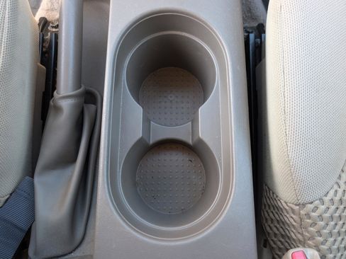 Used 2013 Nissan Frontier SV image 14