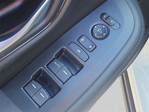 Certified 2025 Honda HR-V LX image 12