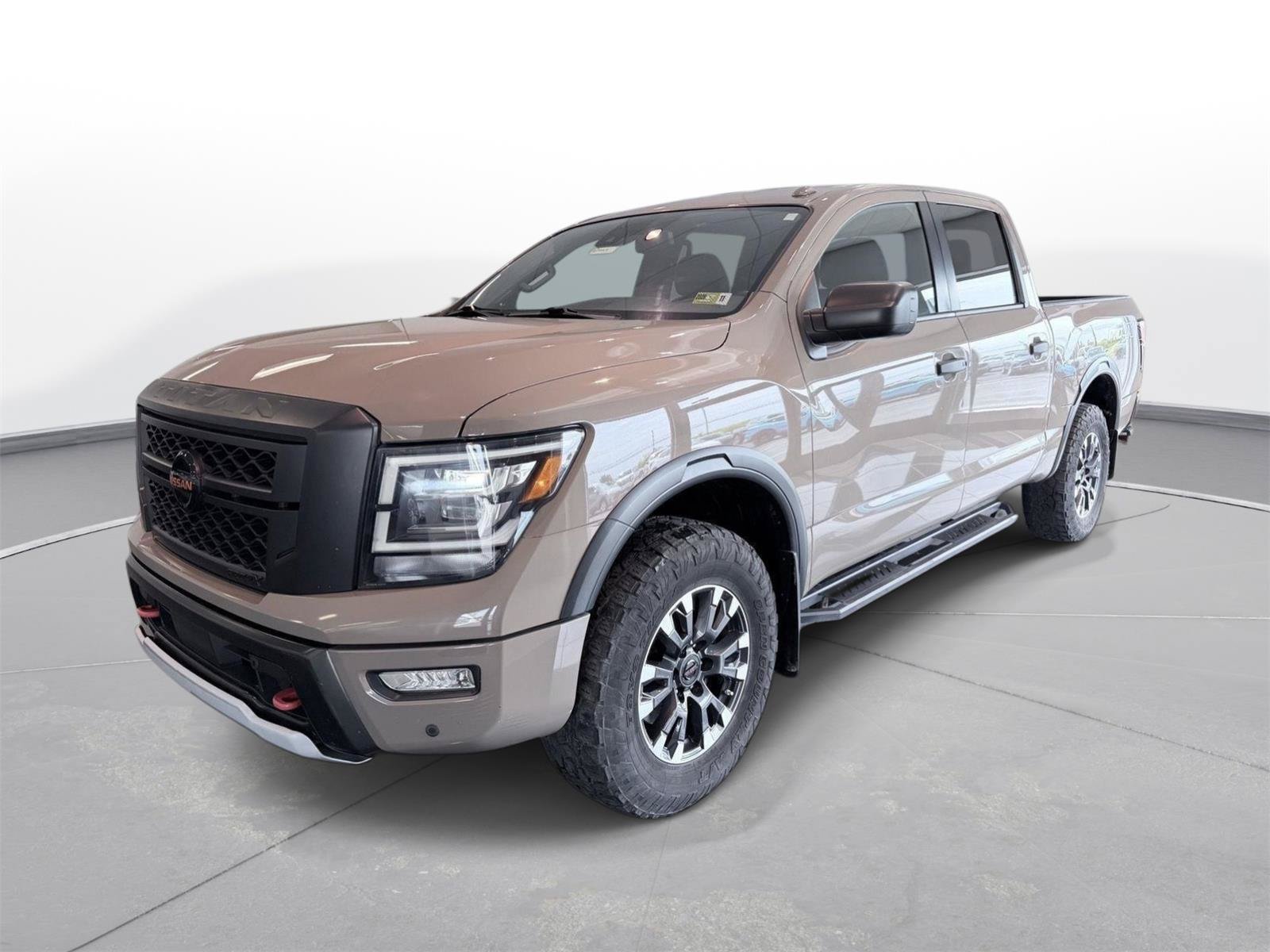 Used 2021 Nissan Titan PRO-4X w/ Pro-4x Utility Package AWD/4WD image 2