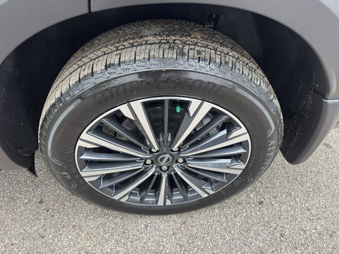 New 2026 Nissan Pathfinder Platinum image 25