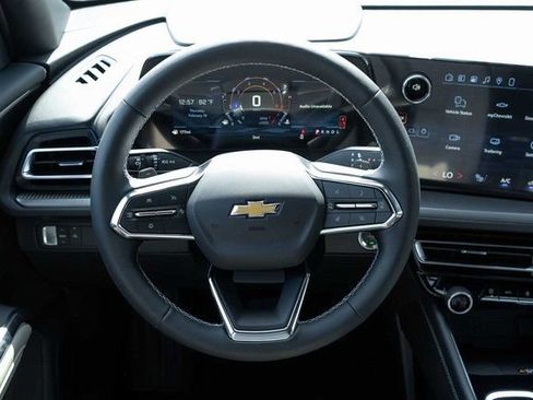New 2026 Chevrolet Traverse LT FWD image 17