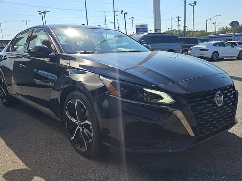 Used 2024 Nissan Altima 2.5 SR image 7
