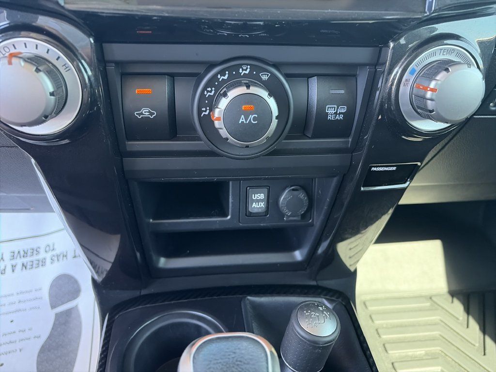 Used 2018 Toyota 4Runner TRD Off-Road Premium AWD/4WD image 25