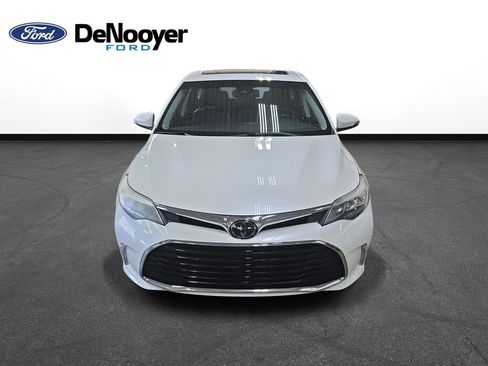 Used 2018 Toyota Avalon Touring w/ Carpet Mat Package FWD image 2