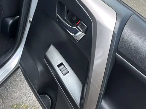 Used 2016 Toyota RAV4 XLE AWD/4WD image 20