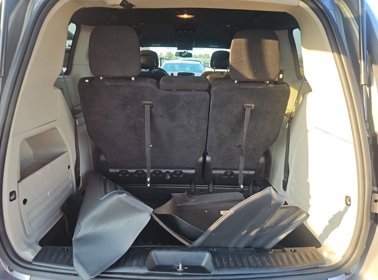 Used 2015 Dodge Grand Caravan SE FWD image 14