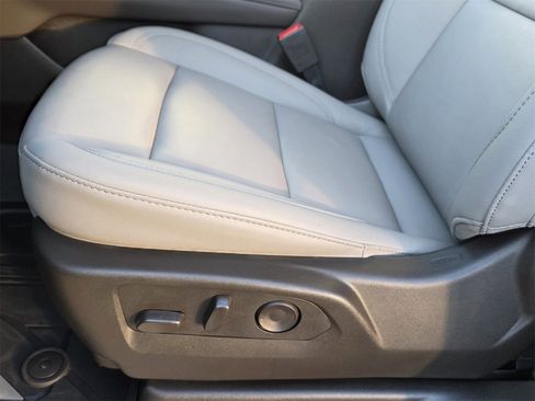 New 2026 Chevrolet Suburban Z71 w/ Comfort Package image 7