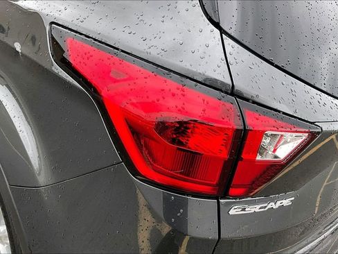 Used 2019 Ford Escape SEL image 29