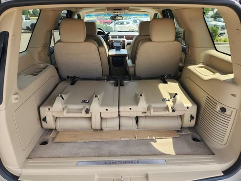Used 2013 GMC Yukon Denali AWD/4WD image 8