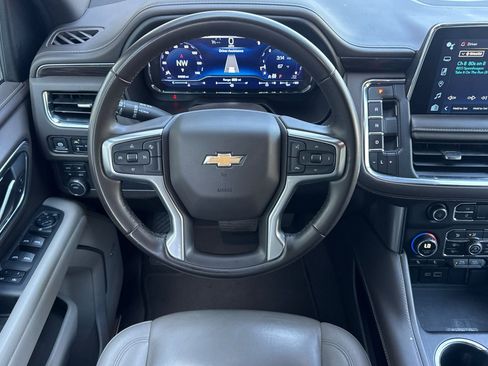 Used 2024 Chevrolet Suburban LT image 17