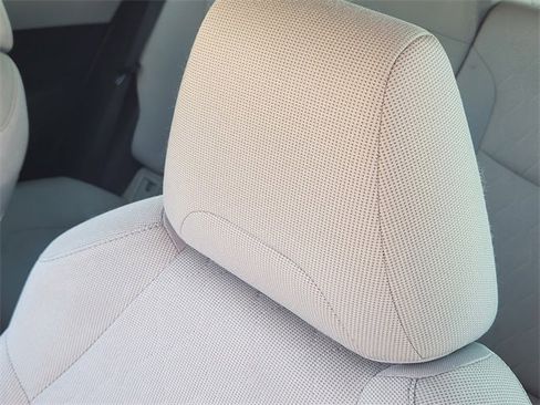 Used 2022 Toyota Corolla Cross L image 16