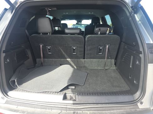Certified 2025 Chevrolet Traverse LT image 24