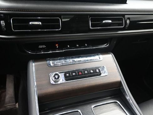 Used 2025 Lincoln Aviator Reserve w/ Equipment Group 201A image 20