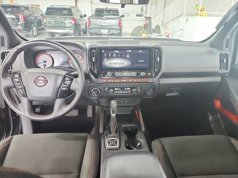 Used 2026 Nissan Frontier PRO-4X AWD/4WD image 25