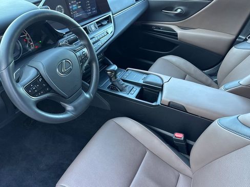 Used 2022 Lexus ES 300h w/ Premium Package FWD image 10