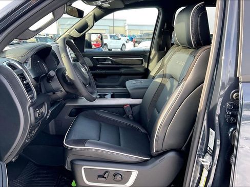 New 2026 RAM 1500 Laramie AWD/4WD image 9