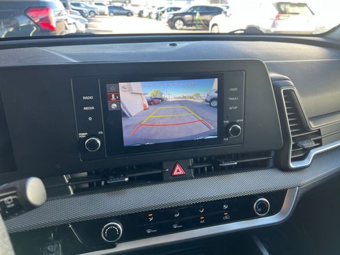 Used 2025 Kia Sportage LX image 24