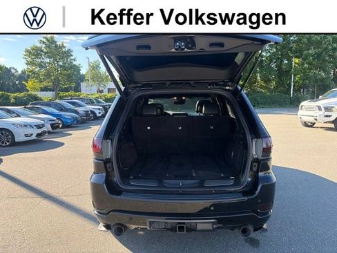 Used 2017 Jeep Grand Cherokee Overland w/ Jeep Active Safety Group AWD/4WD image 38