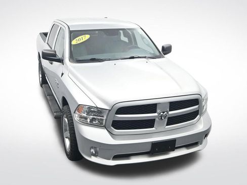 Used 2017 RAM 1500 Express AWD/4WD image 23