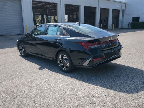 New 2026 Hyundai Elantra Limited image 4