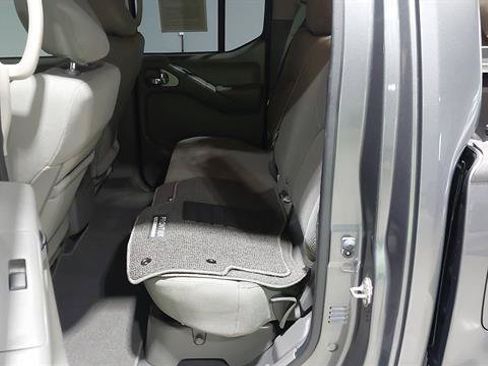 Used 2020 Nissan Frontier SV w/ Midnight Edition Floor Mats AWD/4WD image 21