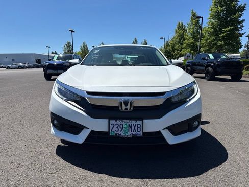 Used 2016 Honda Civic Touring image 2