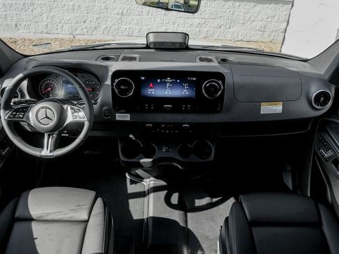 New 2025 Mercedes-Benz Sprinter 2500 image 21