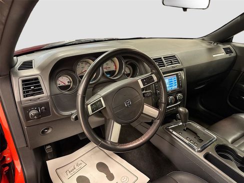 Used 2010 Dodge Challenger R/T image 9